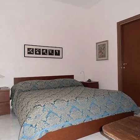 Plebiscito 3* Naples