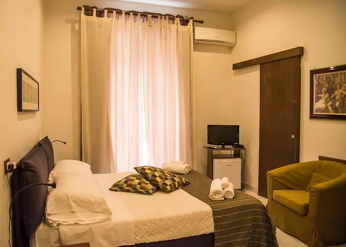 Plebiscito 4* Naples